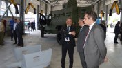 Каракачанов подписва 50-милионната сделка за бронирани машини