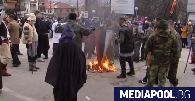 Прокуратурата в македонския град Струга е завела дело за подпалването
