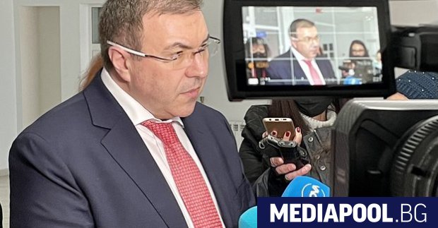 Здравният министър Костадин Ангелов изрази в сряда недоволство от темпа