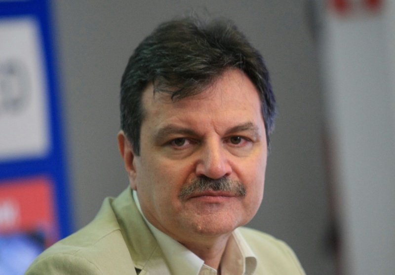 Д-р Симидчиев и Вилдан Байрямова ще водят листи на "Демократична България"