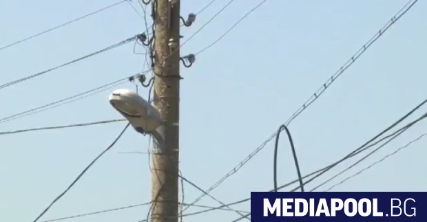 Скъсан кабел от уличен електропровод уби млад мъж в Златарица.