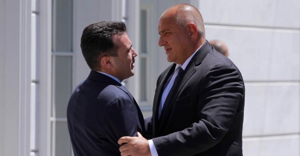 Премиерът на Северна Македония Зоран Заев пристигна в Българияна официално