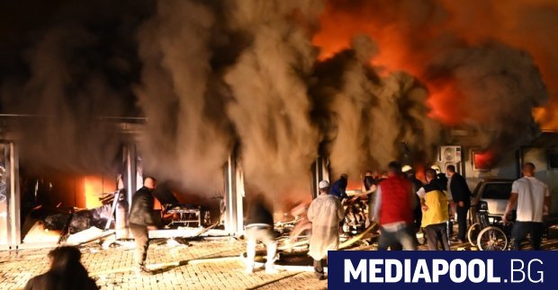 Най малко 10 души са загинали при пожар избухнал в модулна