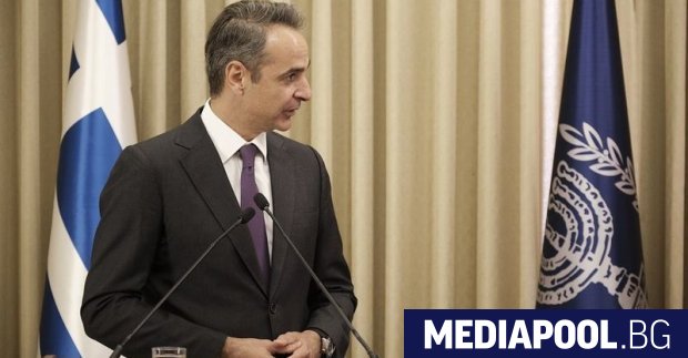 Гръцкият прмиер Кириакос Мицотакис защити решението на правителството за задължителна