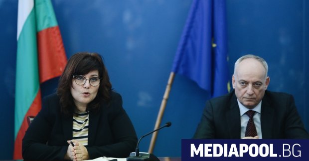 Министърът на здравеопазването Асена Сербезова и заместникът ѝ Георги Йорданов