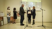 Кметът Йорданка Фандъкова връчи наградата "Писател на годината" на Георги Господинов