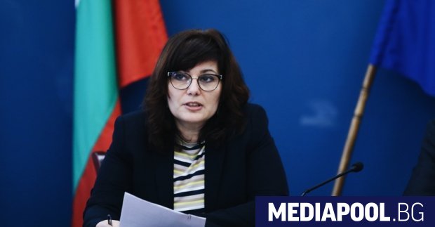 Здравният министър проф Асена Себрезова ще настоява за по бързи