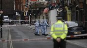 Двама полицаи бяха намушкани с нож в центъра на Лондон
