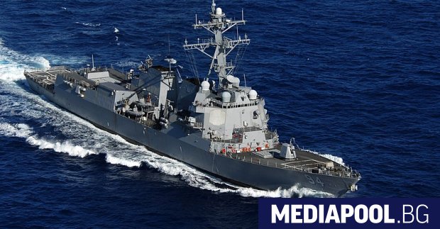 САЩ докараха военен кораб с установки Tomahawk на ударно ...