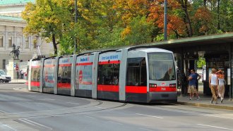 Австрия дава безплатни карти за обществения транспорт на 18 годишните