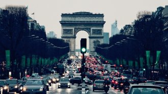 Париж гласува за утрояване на таксите за паркиране