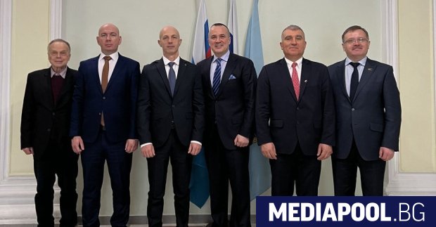 Une délégation de « Vazrajdan » à Moscou et leur explique le « nouveau concept » de la politique étrangère russe