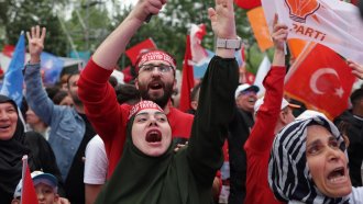 Скандал в Турция заради предизборна агитация на български език
