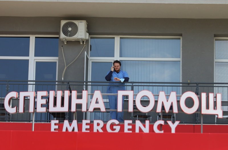 Проверяват "Пирогов" и болницата в Перник за отказ да лекуват пациент с тежка инфекция