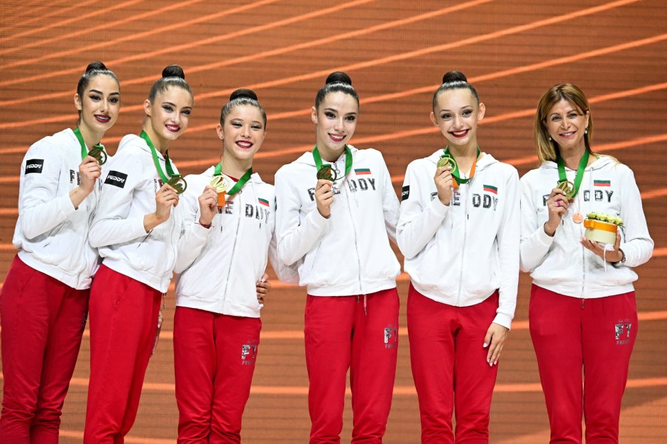 Българският ансамбъл по художествена гимнастика спечели злато в многобоя на европейското в Будапеща. Сн. ЕПА/БГНЕС