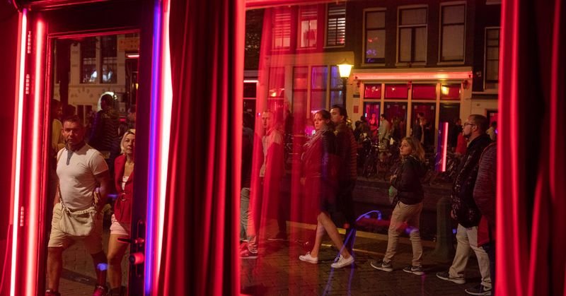 Наркотиците и проституцията са генерирали 4,5 милиарда евро за икономиката на Нидерландия през 2021 г.