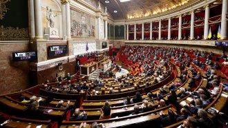Френският закон срещу чуждото влияние е на финалната права