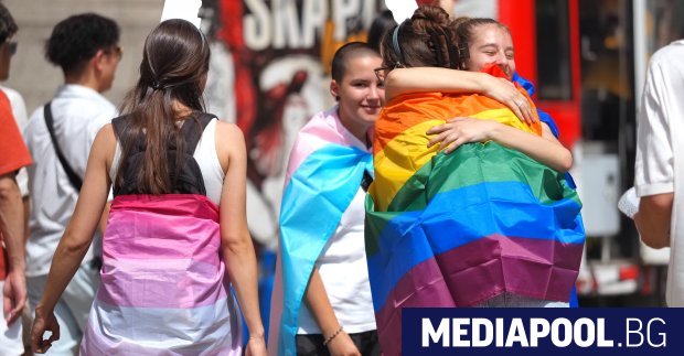 Sous le chaud soleil : « Sofia's Pride » et son défilé anti-famille (galerie)