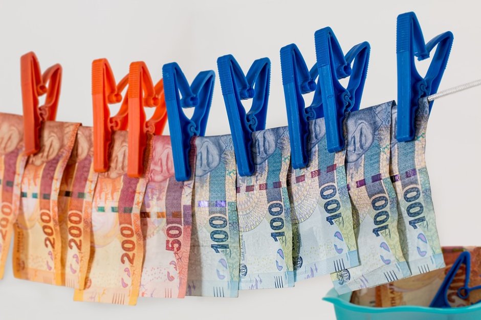Оставането на България в "сивия списък" за пране на пари може да бъде пречка пред влизането ни в еврозоната Сн.Пиксабей