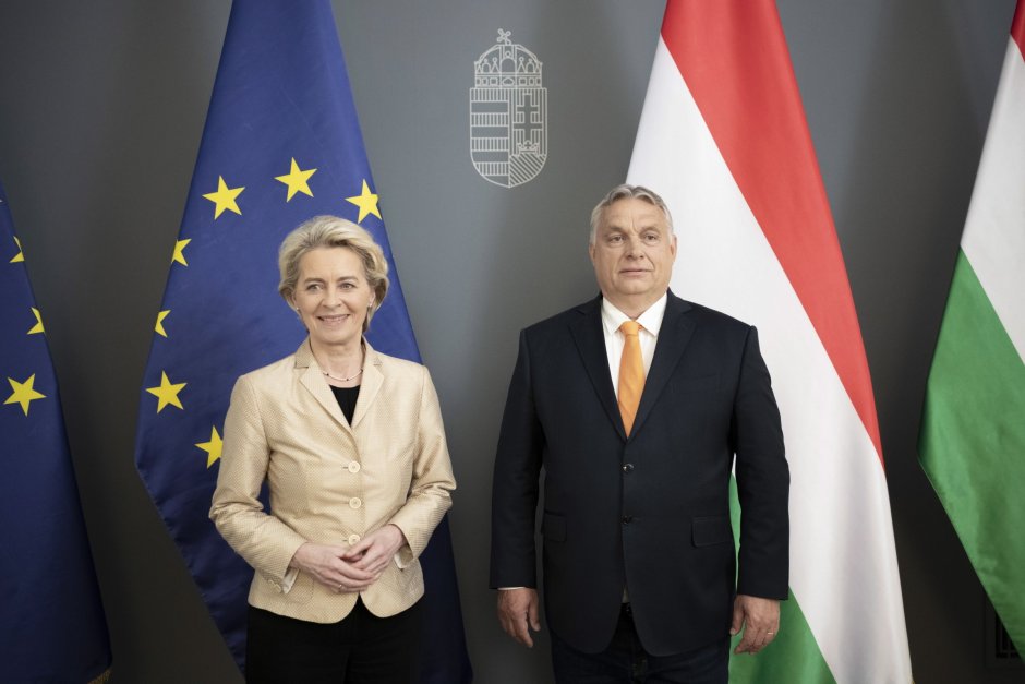 Председателката на ЕК Урсула фон дер Лайен с премиера на Унгария Виктор Орбан