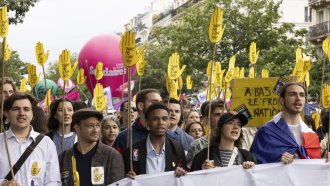 250 000 са били участниците в демонстрациите срещу крайната десница във Франция
