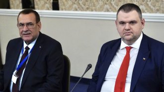 Хората на Доган бойкотираха парламентарната група на Пеевски (обновена)