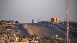Израелските сили навлизат все по-дълбоко в Рафах, преговорите за примирие буксуват