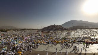 Защо толкова много хора починаха по време на тазгодишното поклонение Хадж в Саудитска Арабия?