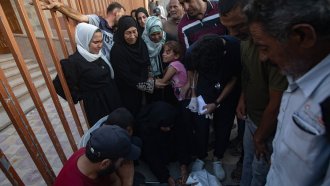 22 жертви на израелски обстрел близо до офиса на Международния комитет на Червения кръст в Газа