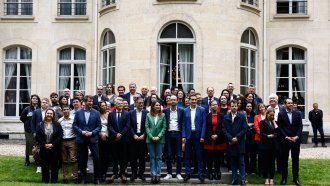 Левите във Франция създават "Нов народен фронт" за изборите