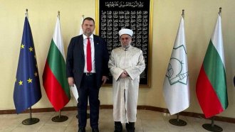 Радев и Пеевски поздравиха мюсюлманите за празника Курбан байрам