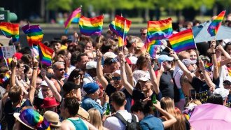 Парадът на ЛГБТ общността в Кьолн събра над 1,2 милиона души по улиците на града
