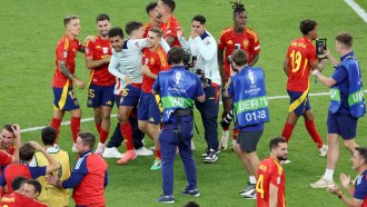 Испания е новият футболен крал на Европа след победа над Англия на финала