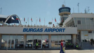 Бургас се отказва от Burgas Air и преговаря с авиокомпании за целогодишни полети